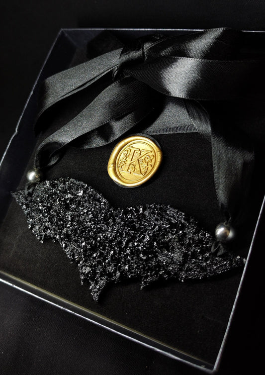 broška staro zlato ogrlica verižica premog rustik uhani darilo kuolm broska verizica crna posebno darilo unikat znizano popust nagradna igra mokosh ogrlica elegantno boginja slovanska