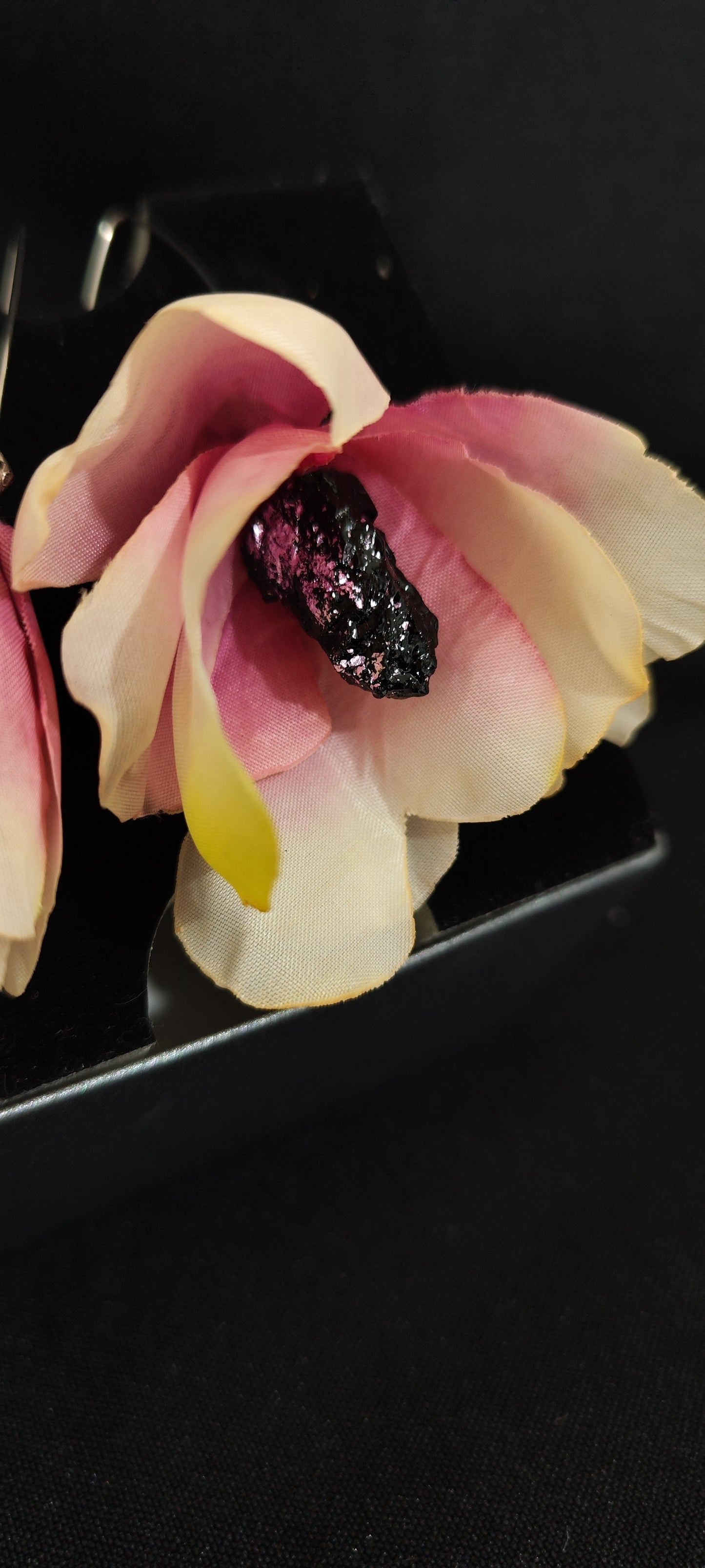 KUOLMi Magnolia Hanging Earrings