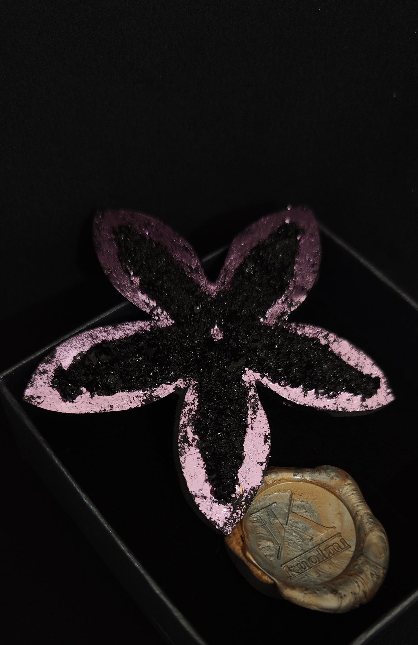 KUOLMi Rose Brooch