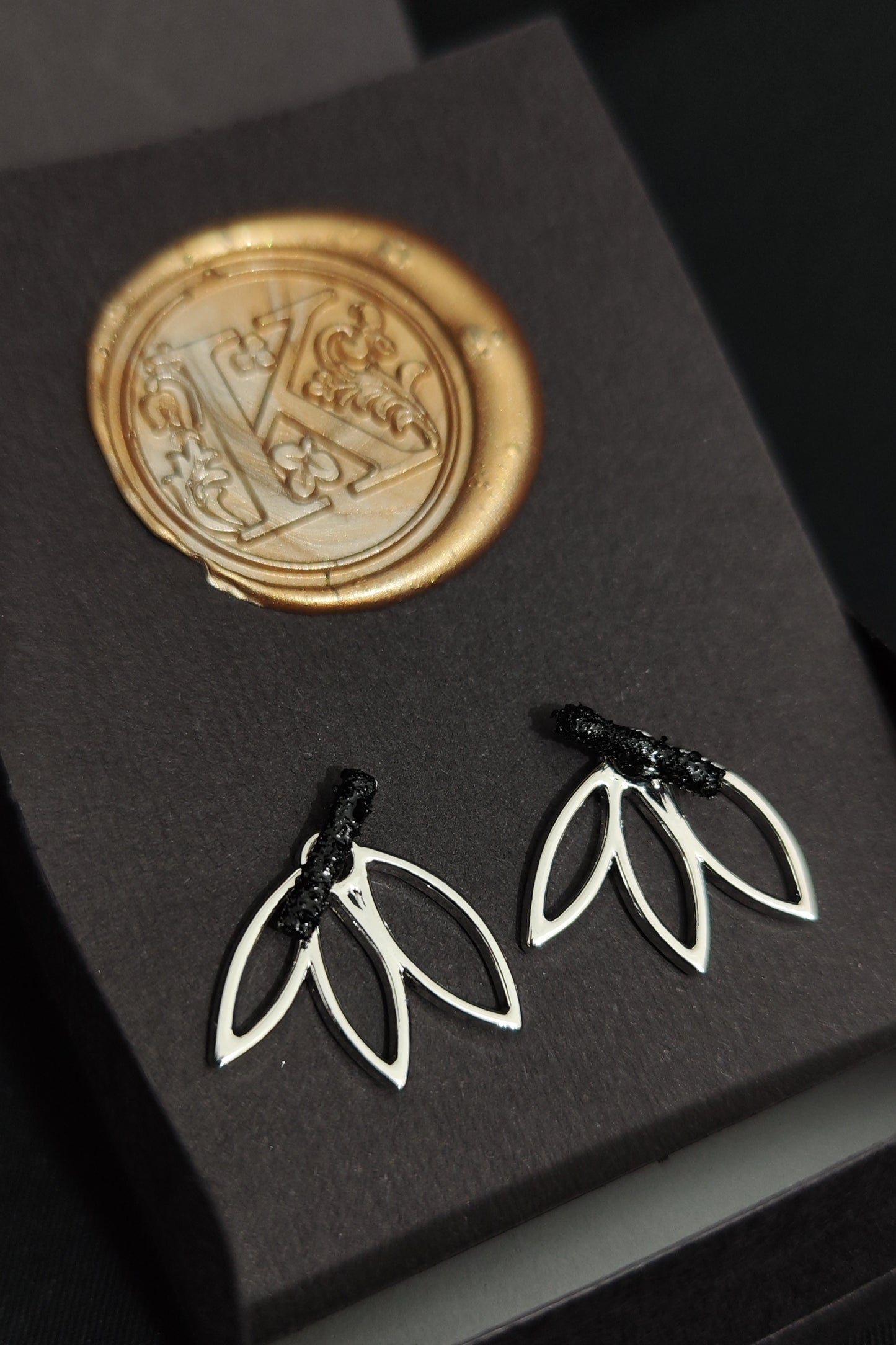 earrings, earrings set, etsy, butterfly, charms, stainless steel, for oval face, long drop, luxury, love, large, black, brands, bridal, big, modern, violet, gold, silver, black, rosegold, round, round face, unique, european, clip on, handmade, jewelry, jewellry, kpop, nz, pinterest, shop, sunflower, type, titanium, uhani, viseči, srebrni, zlati, vijolični, kirursko jeklo, za pripet, rože, roze, roza, ročno delo, antialergijski, medicinski, kamen, naravni, narava, belo zlato, premog, kuolmi, marjeta hribar,