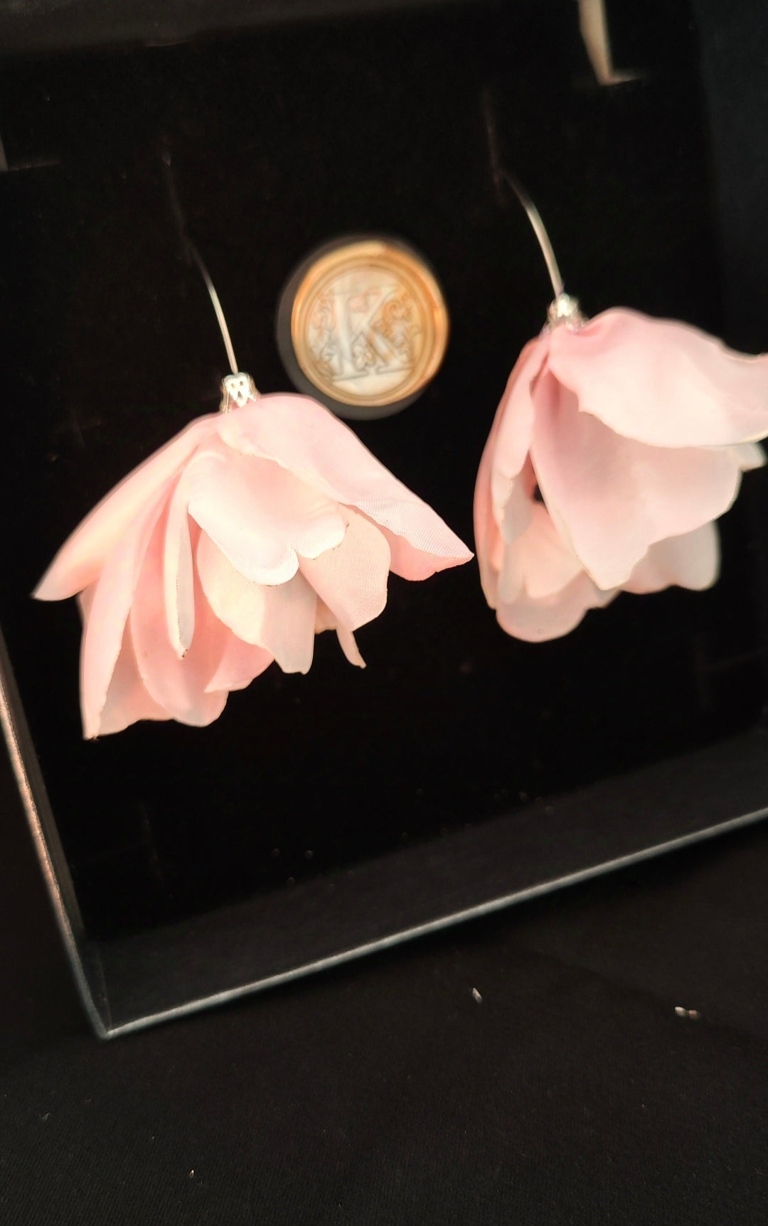 KUOLMi Magnolia Hanging Earrings
