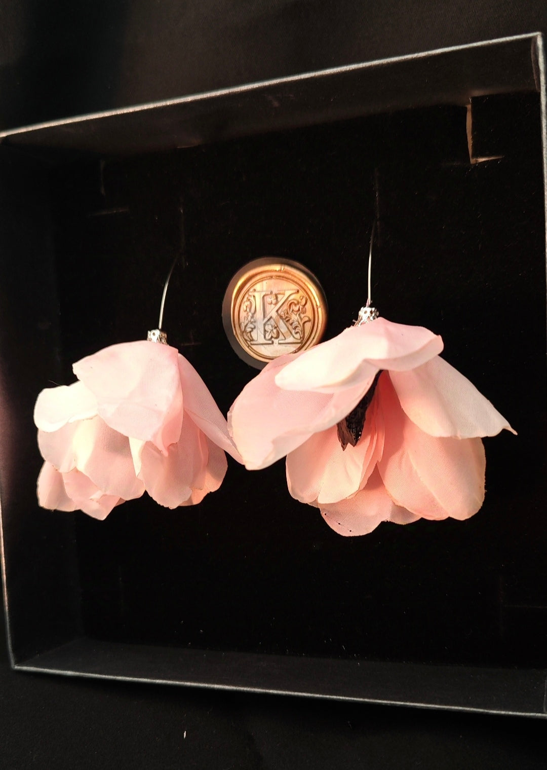 KUOLMi Magnolia Hanging Earrings