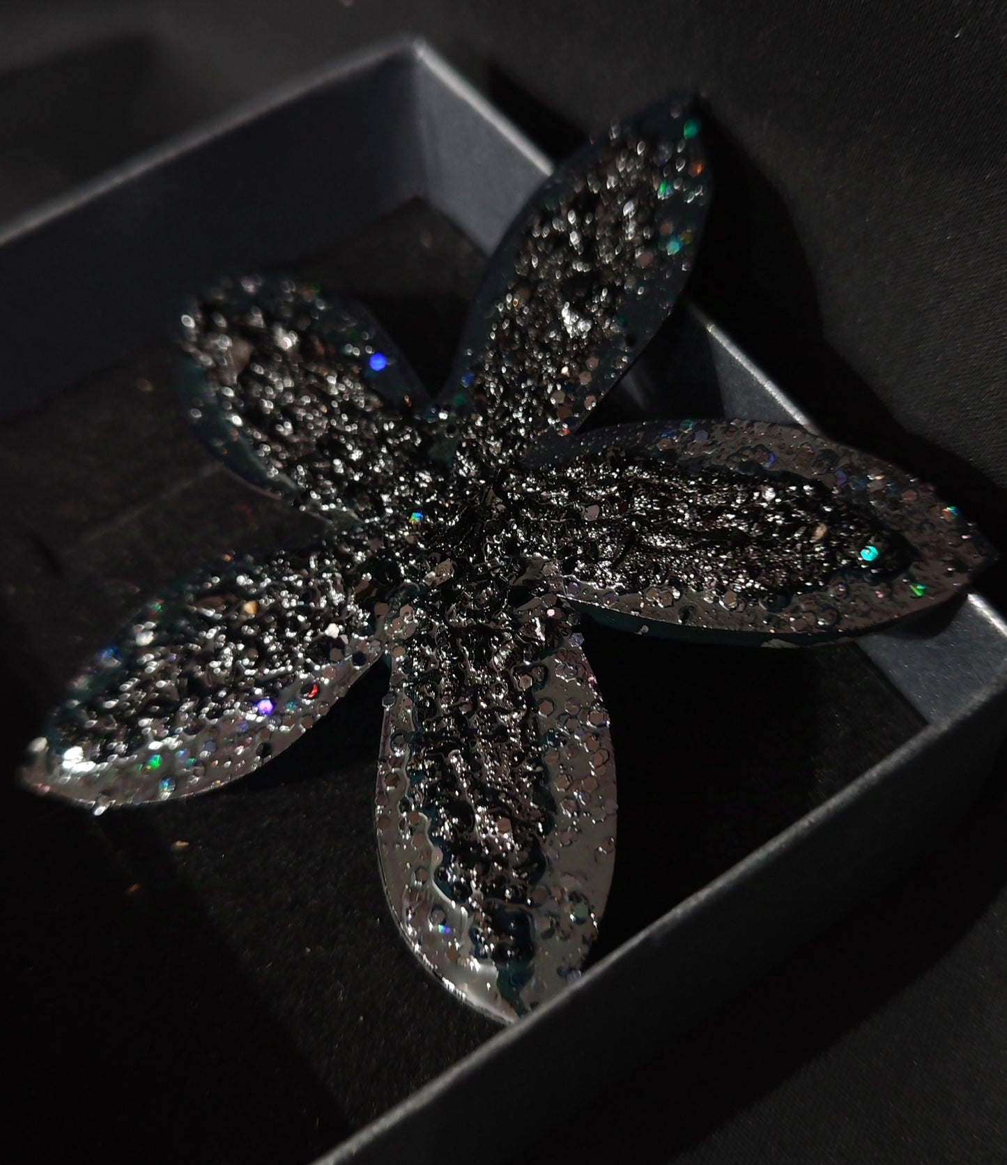 KUOLMi Rose Brooch