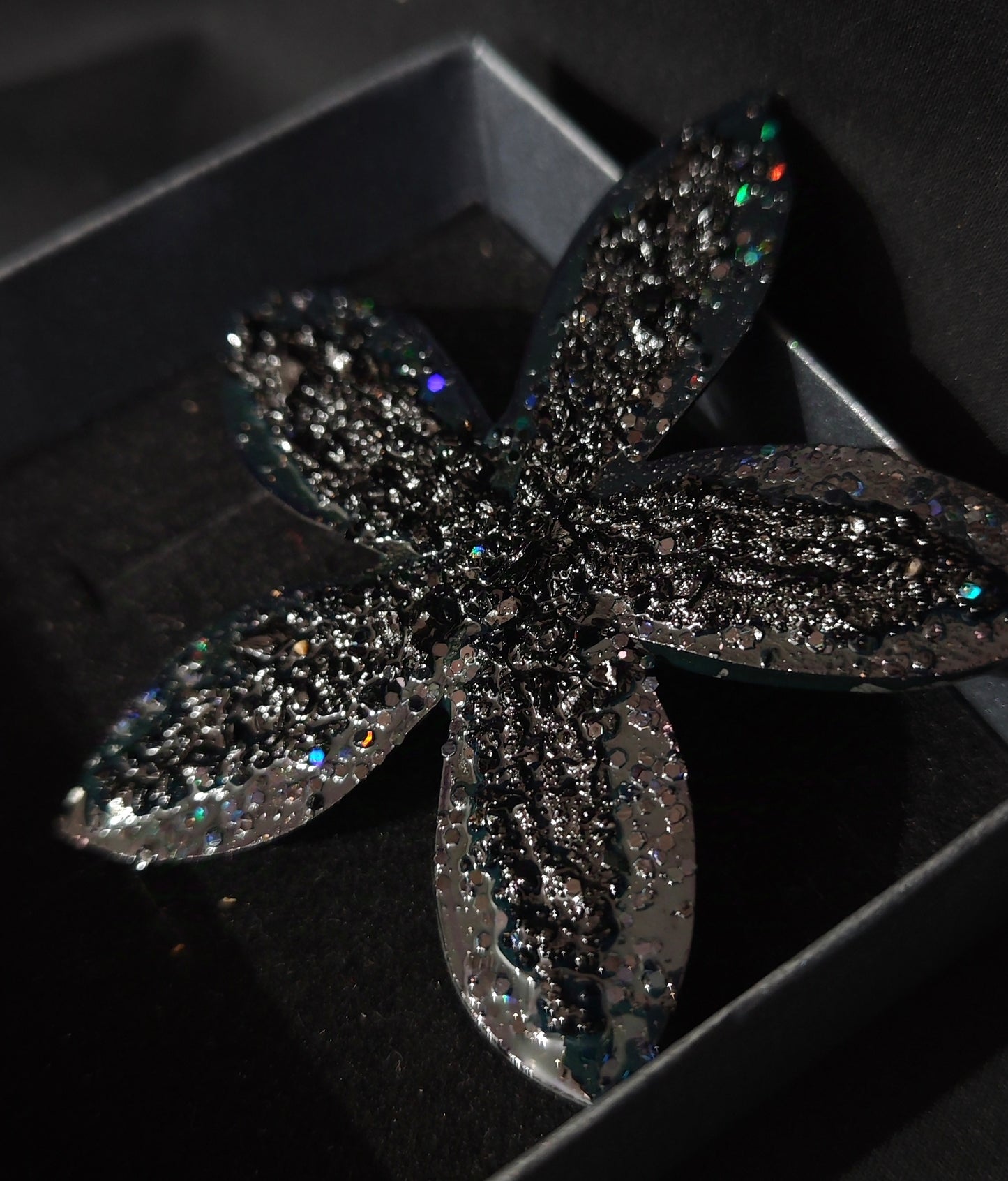 KUOLMi Rose Brooch