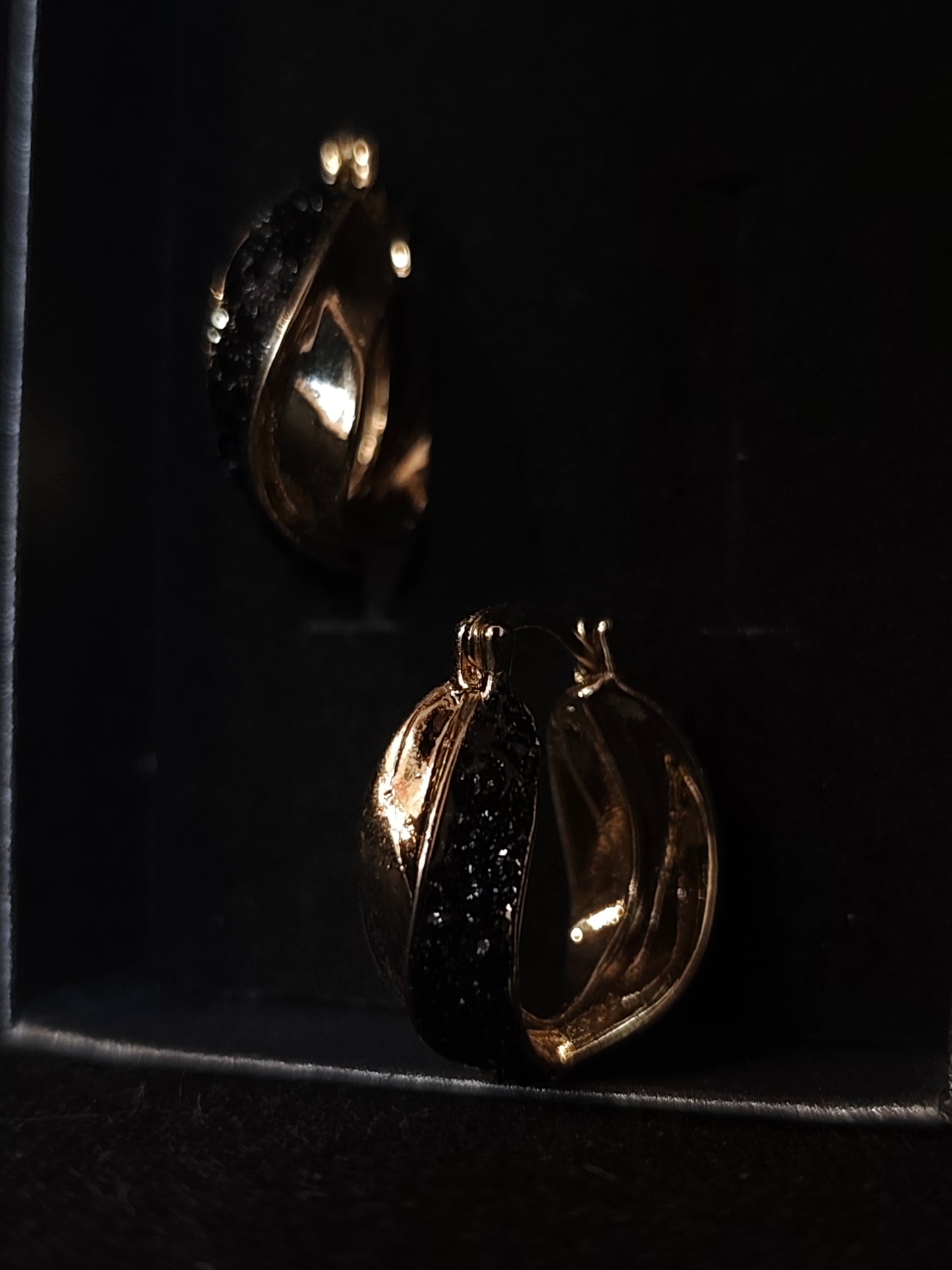 Rinke, earrings with coal, KUOLMi nakit premog