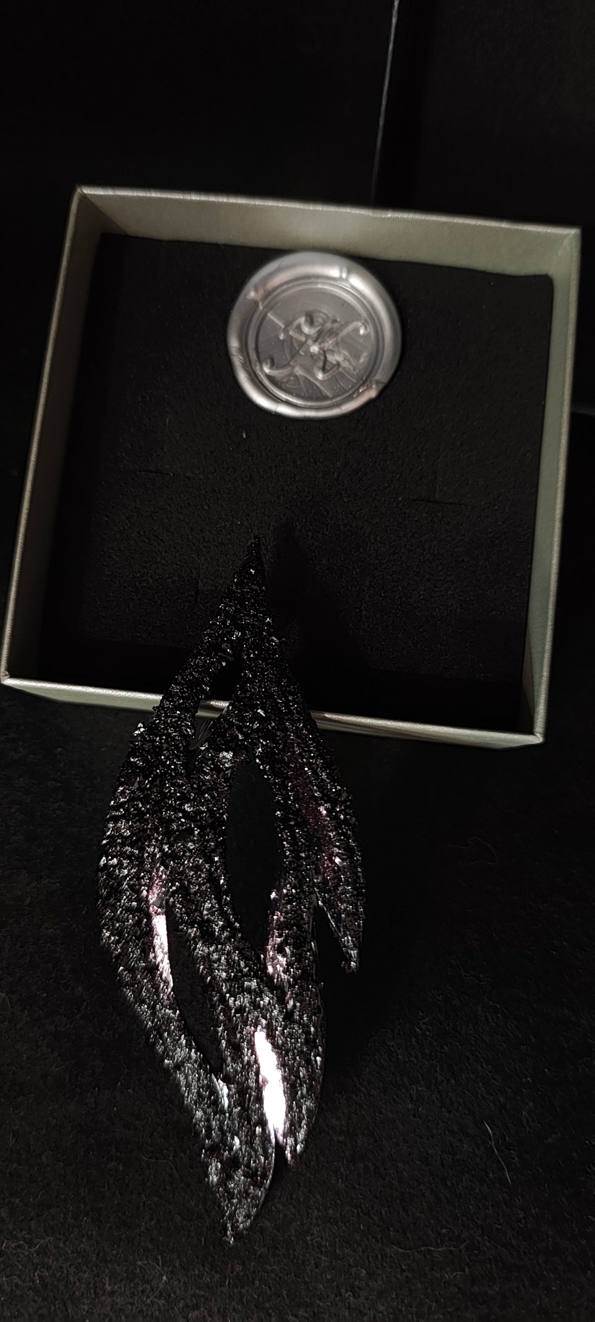 KUOLMi Feather Brooch