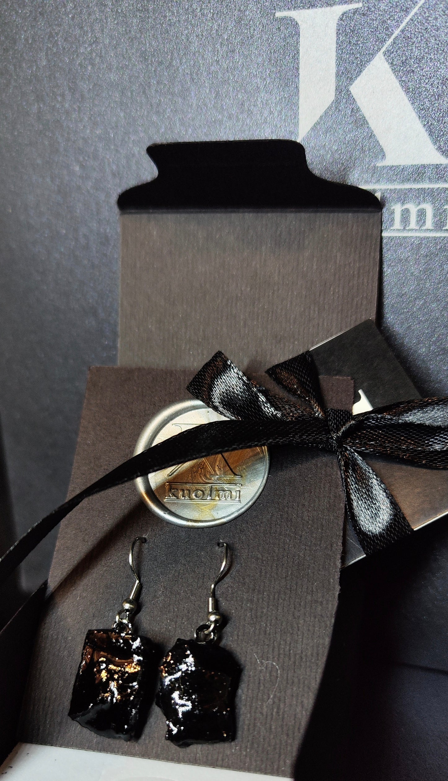 KUOLMi Black Hanging Earrings