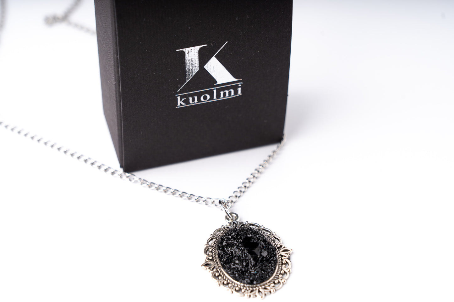 KUOLMi Memories necklace