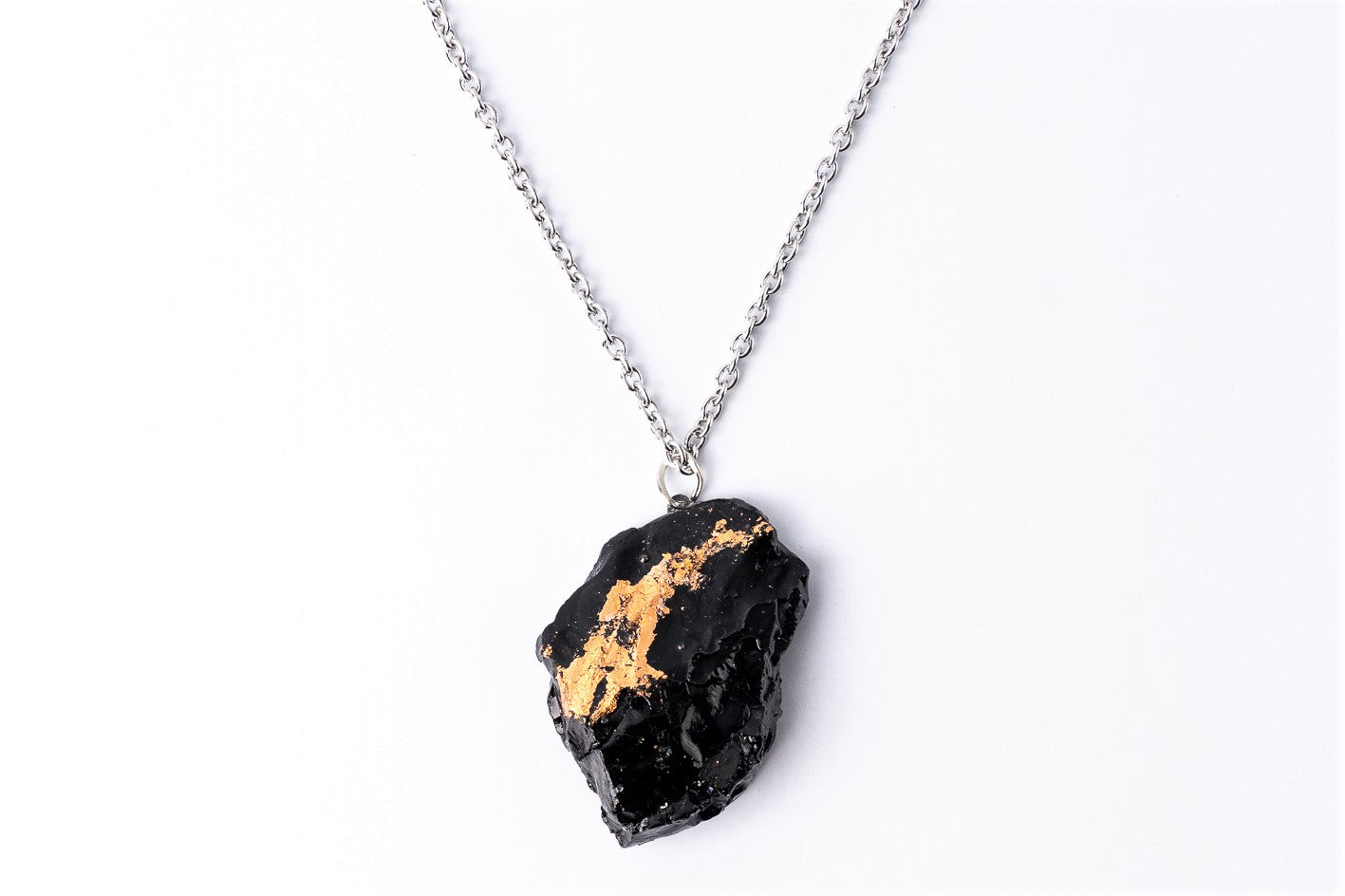 This beautiful necklace combines an edgy attitude and a contemporary feel. A perfect mix of styles and very comfortable to wear. Wear it in black or white for the subtle and stylish upgrade of the styling. Try it in rich, solid colors, too, because it is going to look awesome with a red or purple blouse. With this necklace, winter sweaters won’t be boring anymore, and in summer try it on a simple top. Just don’t save it for special occasions. Because the special occasion is every day!