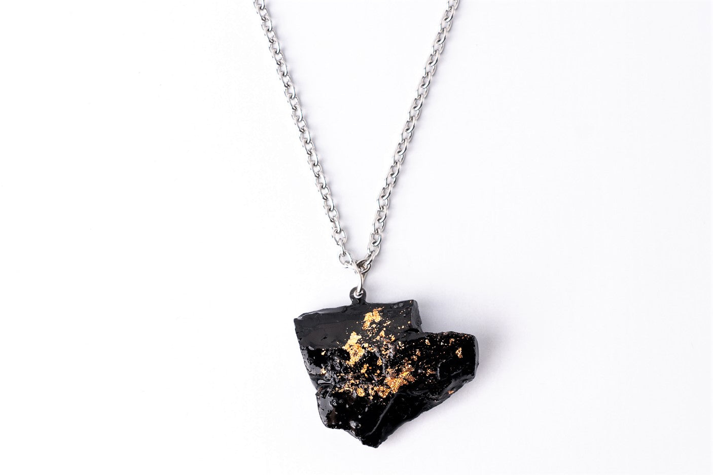 This beautiful necklace combines an edgy attitude and a contemporary feel. A perfect mix of styles and very comfortable to wear. Wear it in black or white for the subtle and stylish upgrade of the styling. Try it in rich, solid colors, too, because it is going to look awesome with a red or purple blouse. With this necklace, winter sweaters won’t be boring anymore, and in summer try it on a simple top. Just don’t save it for special occasions. Because the special occasion is every day!