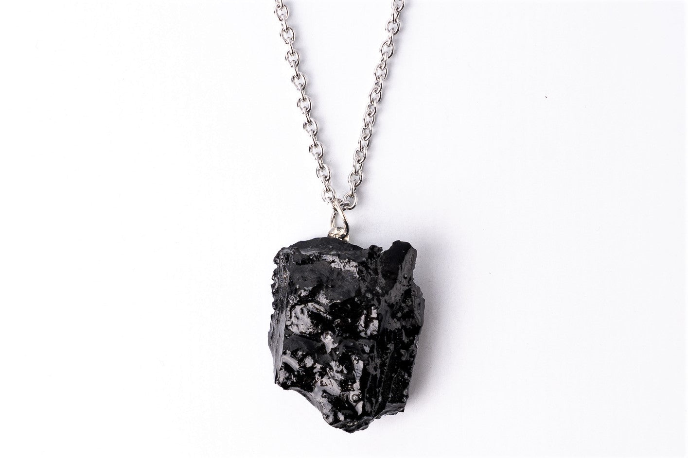 This beautiful necklace combines an edgy attitude and a contemporary feel. A perfect mix of styles and very comfortable to wear. Wear it in black or white for the subtle and stylish upgrade of the styling. Try it in rich, solid colors, too, because it is going to look awesome with a red or purple blouse. With this necklace, winter sweaters won’t be boring anymore, and in summer try it on a simple top. Just don’t save it for special occasions. Because the special occasion is every day!