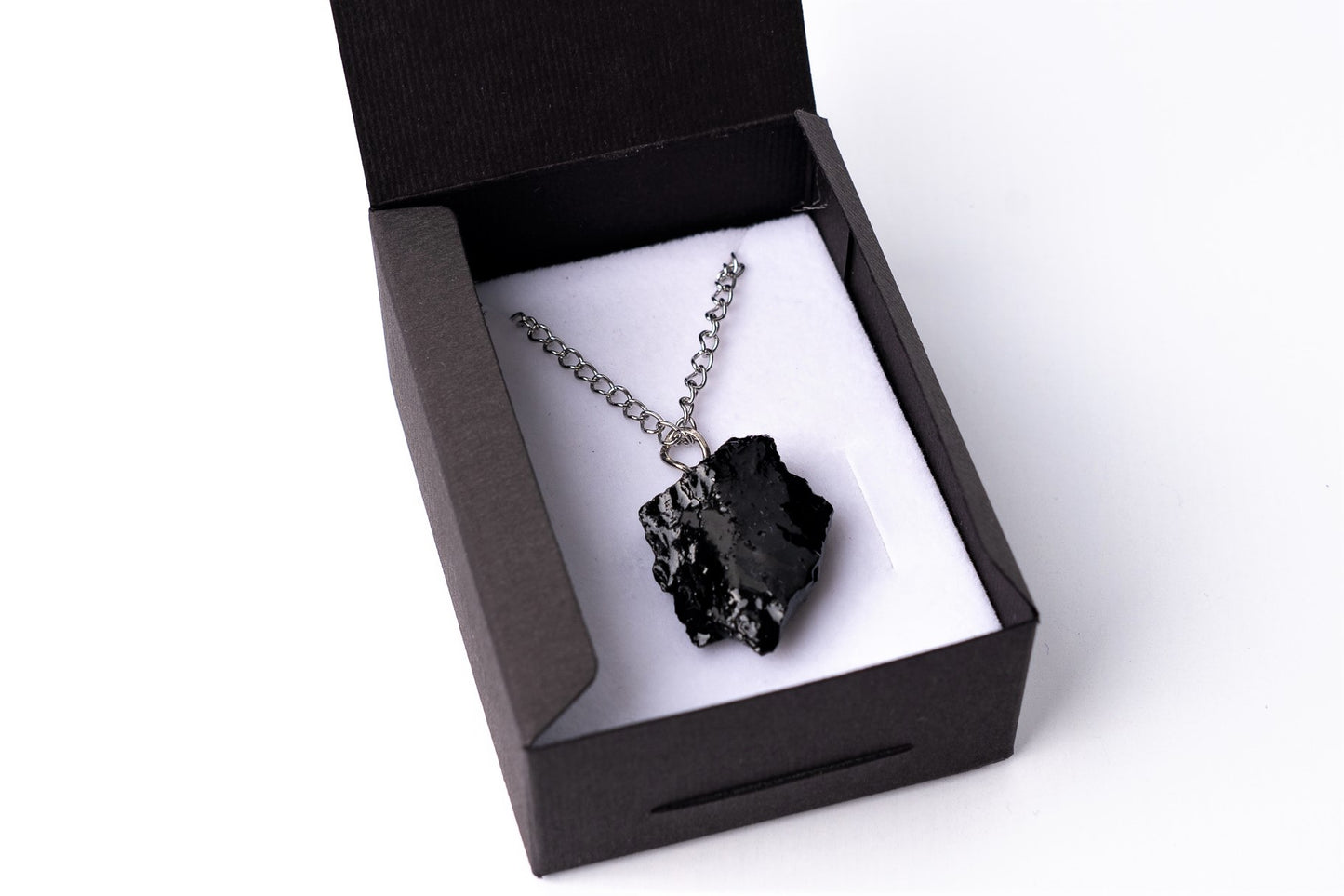 This beautiful necklace combines an edgy attitude and a contemporary feel. A perfect mix of styles and very comfortable to wear. Wear it in black or white for the subtle and stylish upgrade of the styling. Try it in rich, solid colors, too, because it is going to look awesome with a red or purple blouse. With this necklace, winter sweaters won’t be boring anymore, and in summer try it on a simple top. Just don’t save it for special occasions. Because the special occasion is every day!