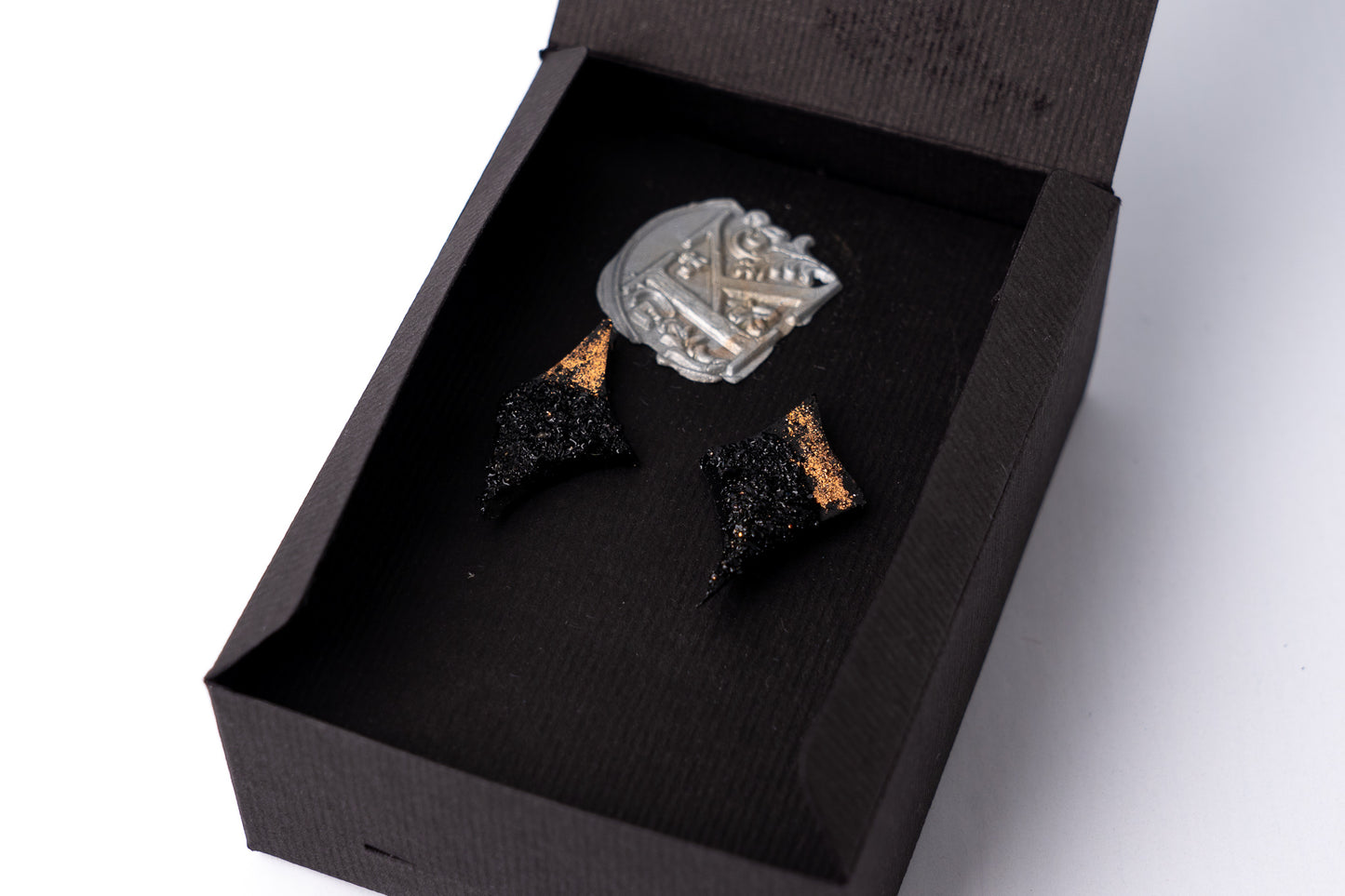 earrings, earrings set, etsy, butterfly, charms, stainless steel, for oval face, long drop, luxury, love, large, black, brands, bridal, big, modern, violet, gold, silver, black, rosegold, round, round face, unique, european, clip on, handmade, jewelry, jewellry, kpop, nz, pinterest, shop, sunflower, type, titanium, uhani, viseči, srebrni, zlati, vijolični, kirursko jeklo, za pripet, rože, roze, roza, ročno delo, antialergijski, medicinski, kamen, naravni, narava, belo zlato, premog, kuolmi, marjeta hribar,