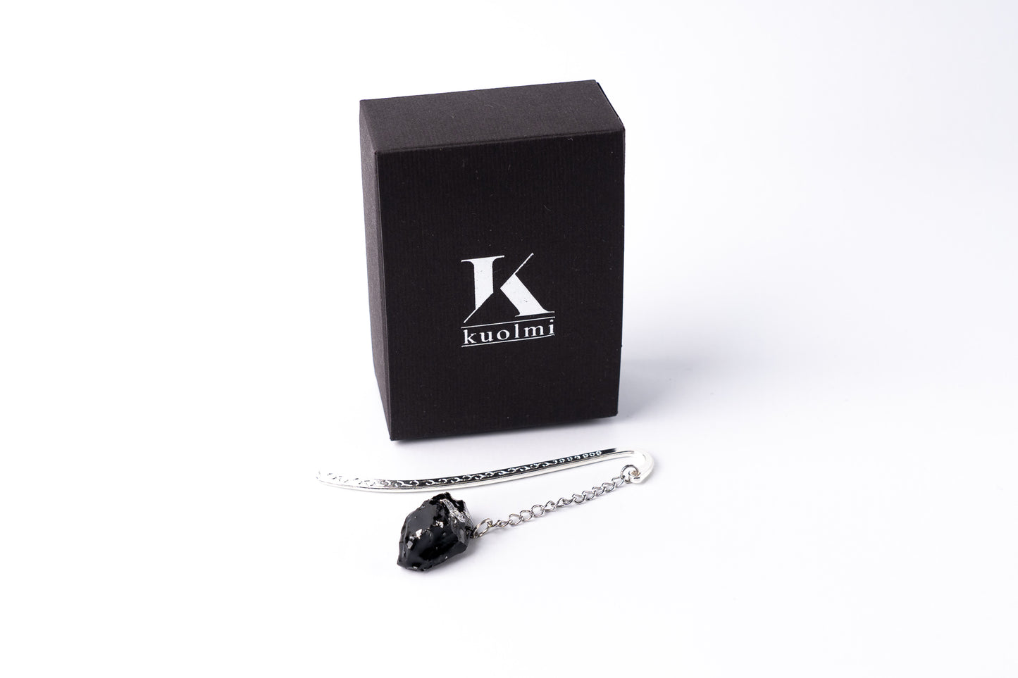 The bookmark is made of hand-picked and processed coal and designed under the KUOLMi brand. True book lovers will appreciate the 20 million-year-old fossil, which reminds them of all the stories it carries with it. Packed in gift packaging with the added description of the coal story.
