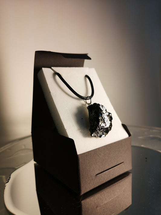 KUOLMi cord necklace