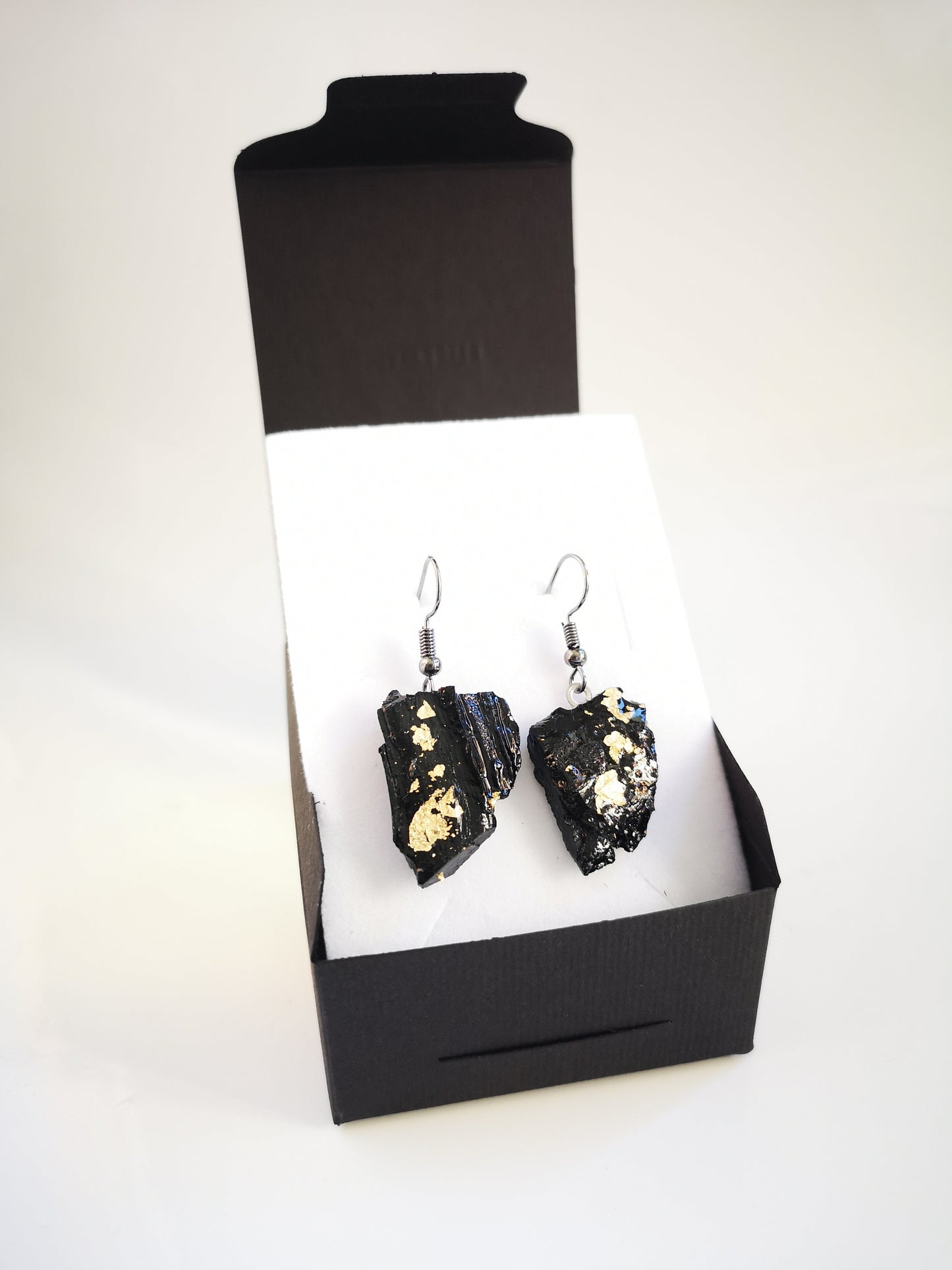 earrings, earrings set, etsy, butterfly, charms, stainless steel, for oval face, long drop, luxury, love, large, black, brands, bridal, big, modern, violet, gold, silver, black, rosegold, round, round face, unique, european, clip on, handmade, jewelry, jewellry, kpop, nz, pinterest, shop, sunflower, type, titanium, uhani, viseči, srebrni, zlati, vijolični, kirursko jeklo, za pripet, rože, roze, roza, ročno delo, antialergijski, medicinski, kamen, naravni, narava, belo zlato, premog, kuolmi, marjeta hribar,