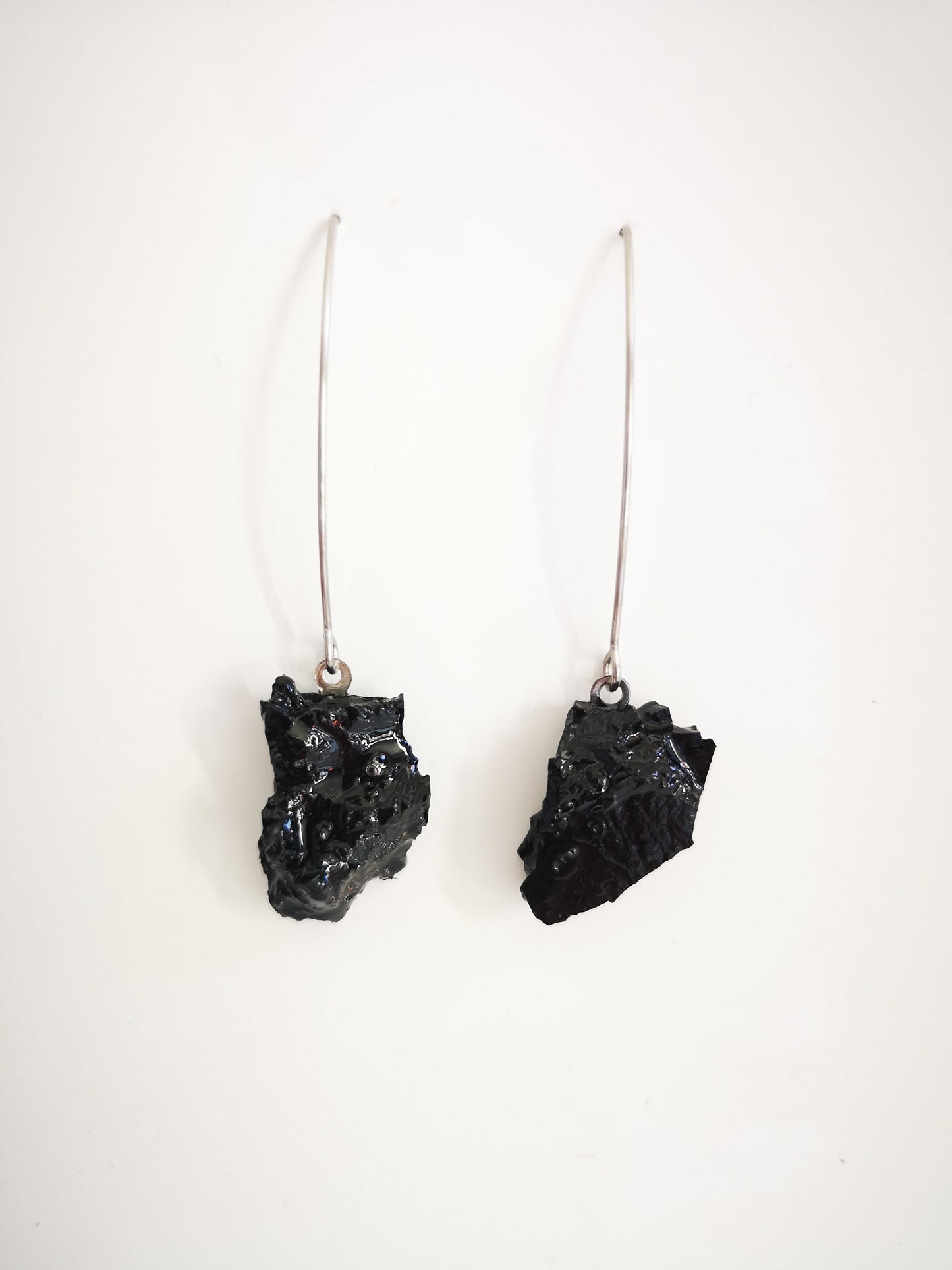 The 10 million-year-old stone will shine on you with all its brilliance. Try to combine these earrings with your daily outfit. It also looks special when you wear just one earring! The hooks are made of stainless steel: the color stays the same, the material is very durable, and causes no allergies. And most important, say goodbye to heavy earrings that feel uncomfortable – with KUOLMi, comfort always comes first!