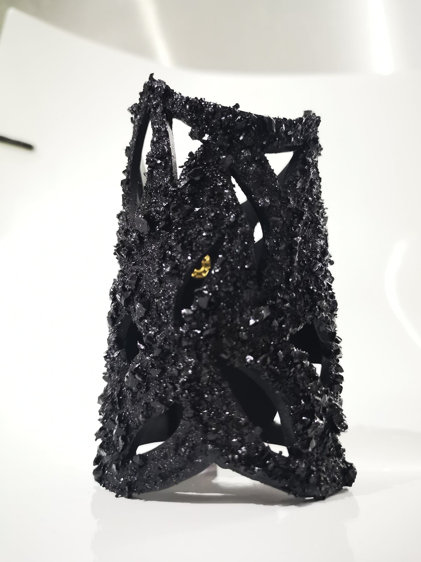 Lace L bracelet with button