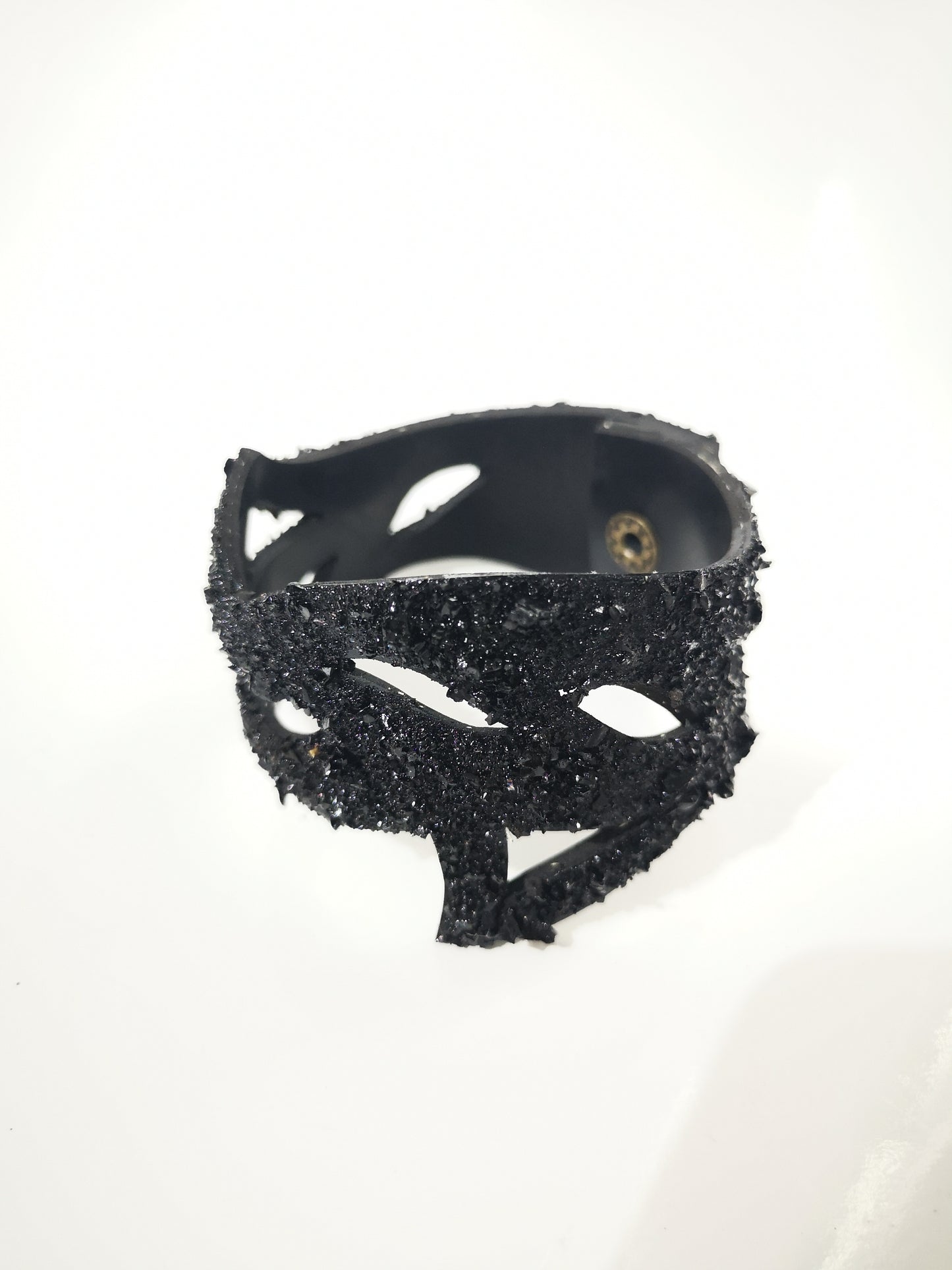 Lace S bracelet with button