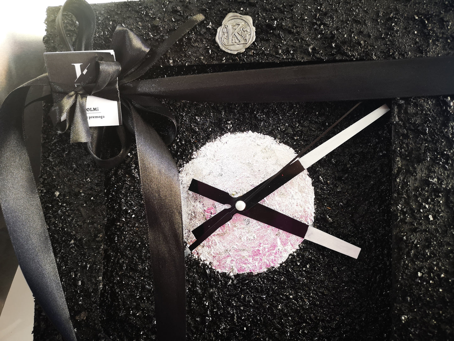Kuolmi wall clock