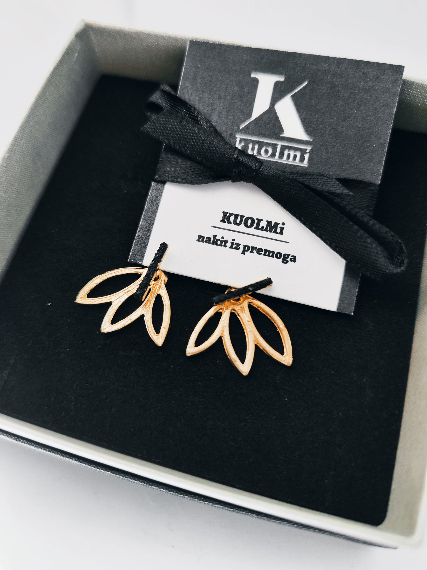 earrings, earrings set, etsy, butterfly, charms, stainless steel, for oval face, long drop, luxury, love, large, black, brands, bridal, big, modern, violet, gold, silver, black, rosegold, round, round face, unique, european, clip on, handmade, jewelry, jewellry, kpop, nz, pinterest, shop, sunflower, type, titanium, uhani, viseči, srebrni, zlati, vijolični, kirursko jeklo, za pripet, rože, roze, roza, ročno delo, antialergijski, medicinski, kamen, naravni, narava, belo zlato, premog, kuolmi, marjeta hribar,