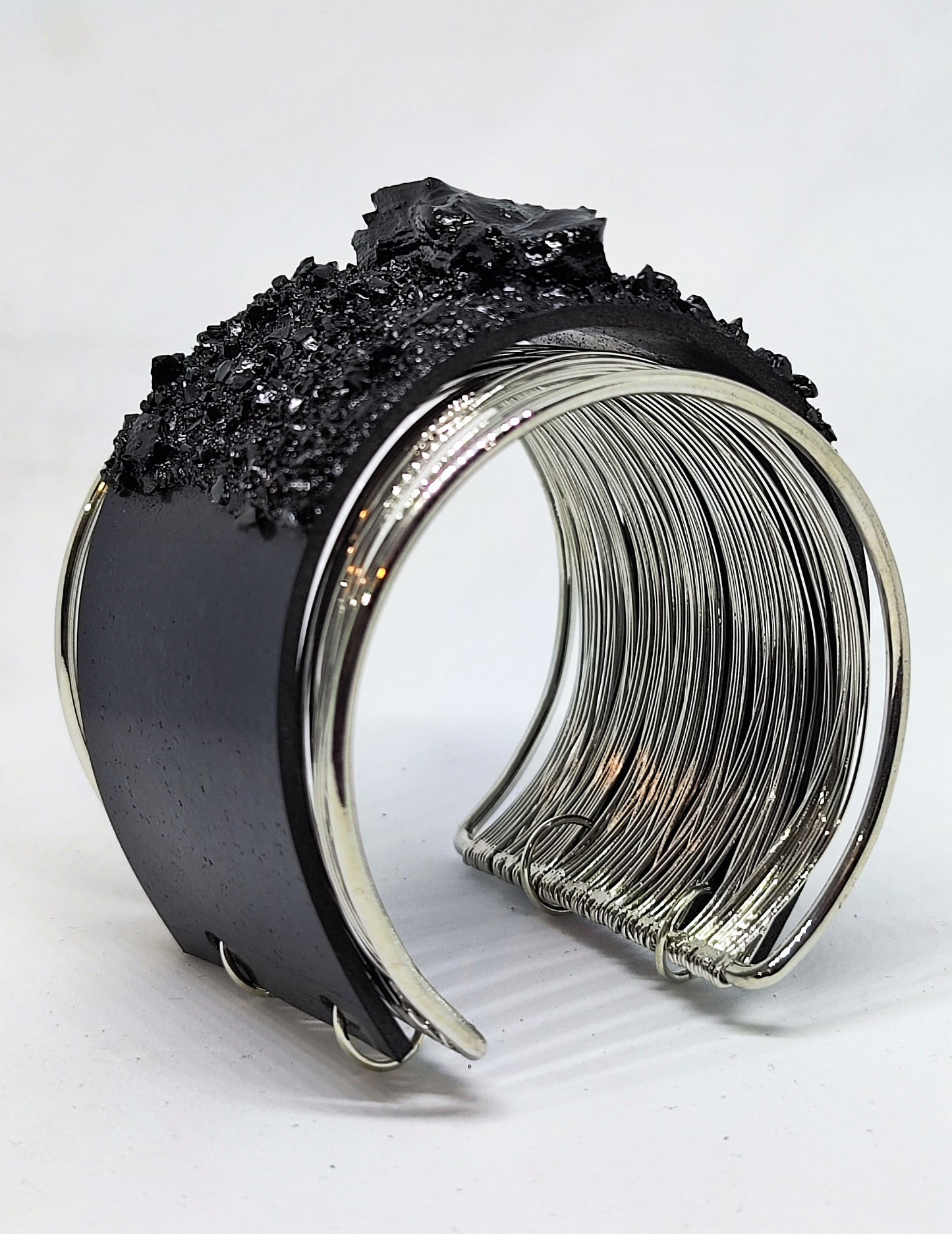 zapestnica xl, bracelet, xmas gift, coal premog, kuolmi, široka zapestnica, črna zapestnica, zasavje, slovensko, darilo, božična zabava