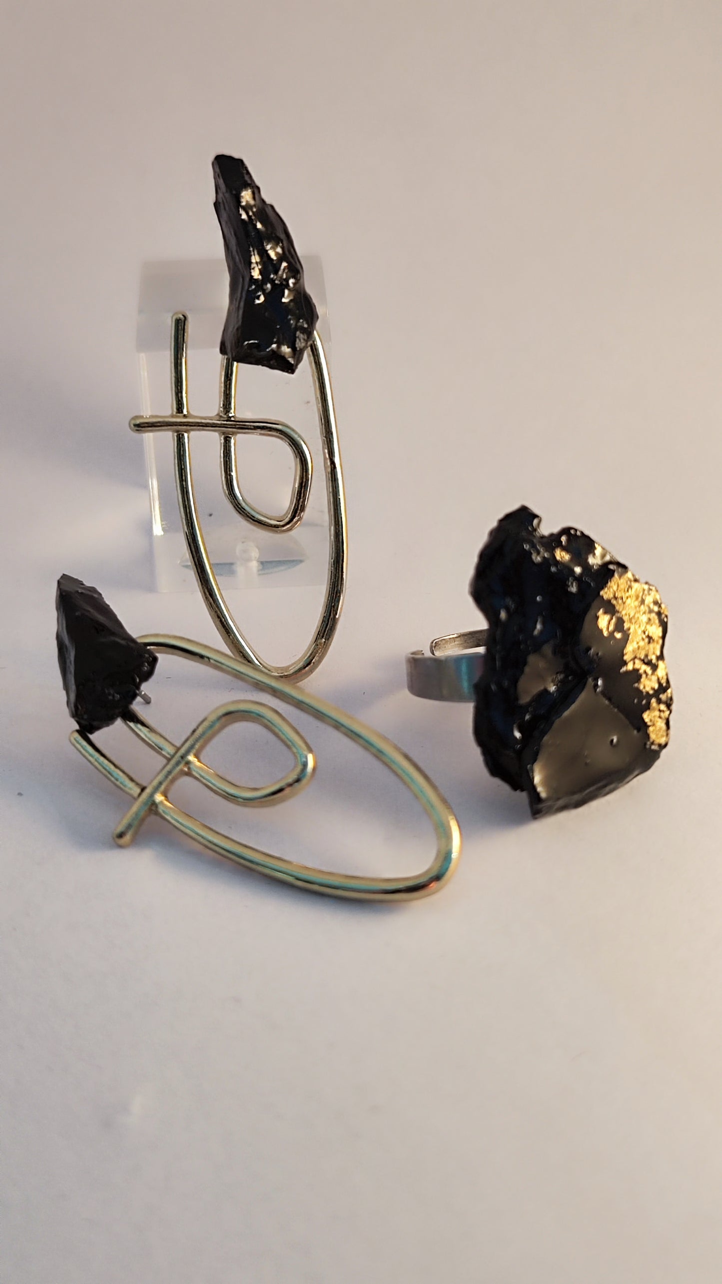 uhani viseci srebrni rose gold kirursko jeklo za pripet roze rože vijolični roza ročno delo antialergeni medicinski klip kamen premog kuolmi belo zlato marjeta hribar izdelano iz premoga. earrings set etsy butterfly charms stainless steel eu fly for oval face long drop luxury love large black brands bridal big coal modern silver rosegold round face unique european gold clip on handmade jewelry jewellry kpop nz pinterest shop sunflower type titanium