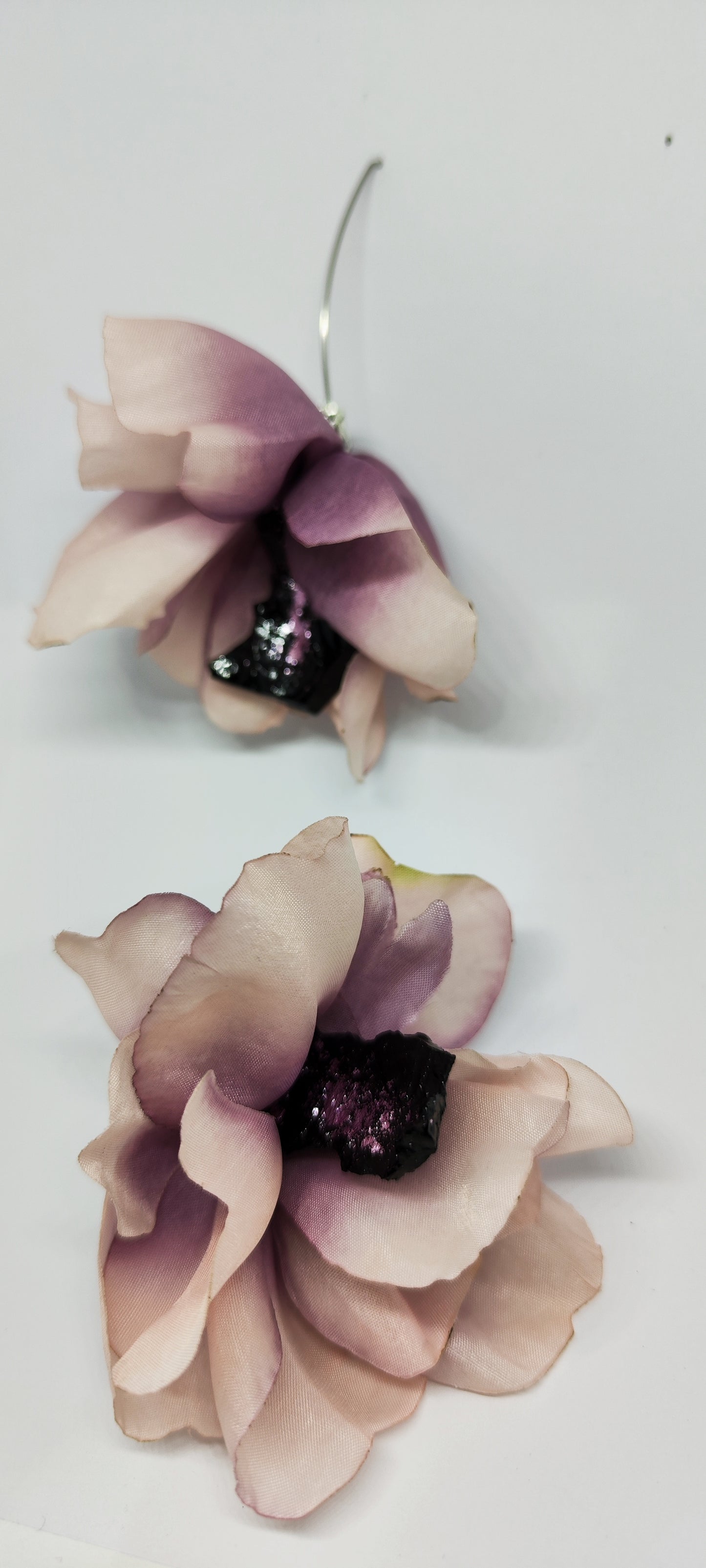 uhani viseci srebrni rose gold kirursko jeklo za pripet roze rože vijolični roza ročno delo antialergeni medicinski klip kamen premog kuolmi belo zlato marjeta hribar magnolija earrings set etsy butterfly charms stainless steel eu fly for oval face long drop luxury love large black brands bridal big coal modern silver rosegold round face unique european gold clip on handmade jewelry jewellry kpop nz pinterest shop sunflower type titanium