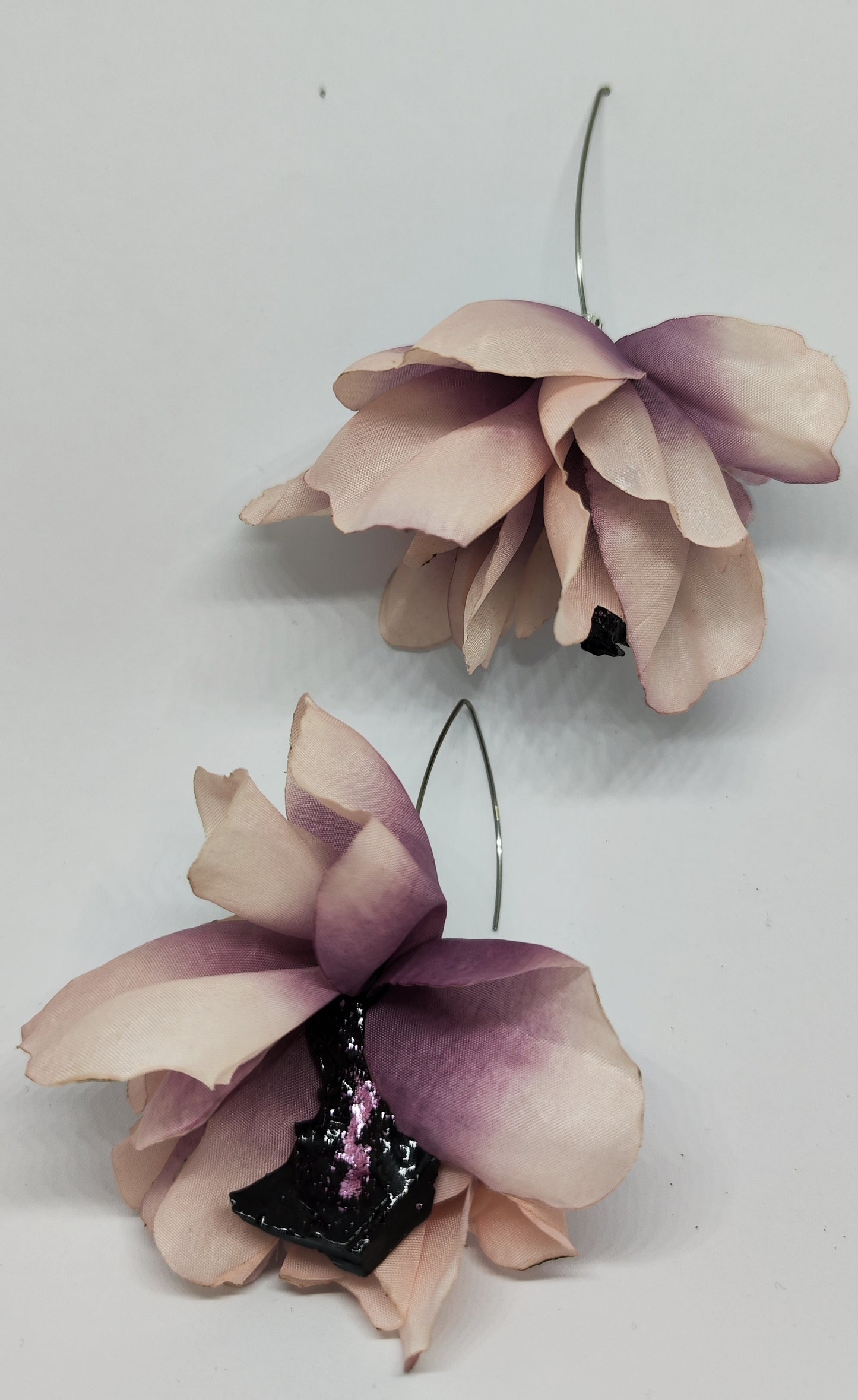 uhani viseci srebrni rose gold kirursko jeklo za pripet roze rože vijolični roza ročno delo antialergeni medicinski klip kamen premog kuolmi belo zlato marjeta hribar earrings set etsy butterfly charms stainless steel eu fly for oval face long drop luxury love large black brands bridal big coal modern silver rosegold round face unique european gold clip on handmade jewelry jewellry kpop nz pinterest shop sunflower type titanium