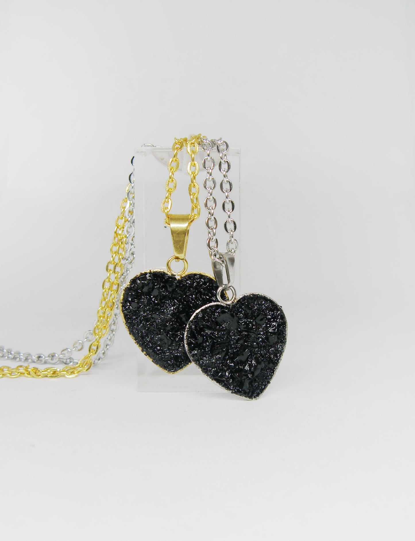 KUOLMi Valentine Necklace