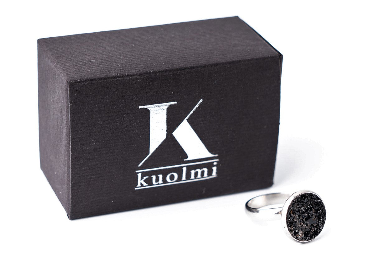 The 10 million-year-old stone will shine on your hand with all its brilliance. The ring is made of coal and stainless steel. This statement piece combines an edgy attitude and fashion. It is comfortable to wear and very durable at the same time. Try to wear it with various stylings, from casual to edgy. This ring brings elegance and a classy feel to any wardrobe.