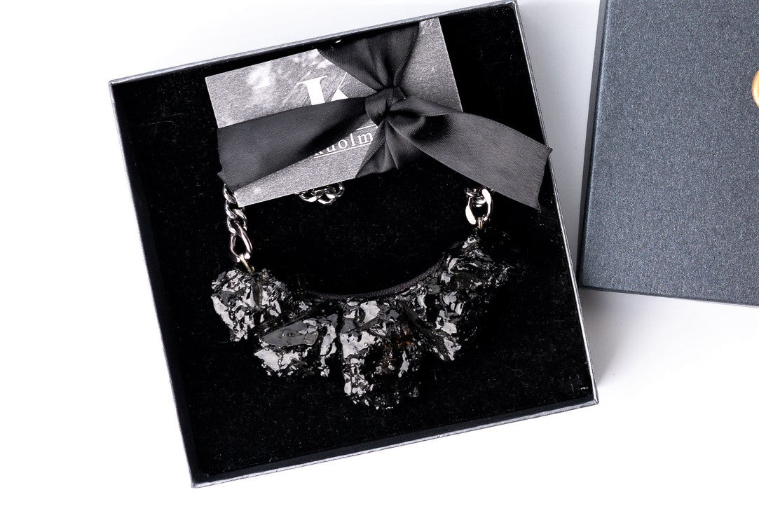 This beautiful necklace combines an edgy attitude and a contemporary feel. A perfect mix of styles and very comfortable to wear. Wear it in black or white for the subtle and stylish upgrade of the styling. Try it in rich, solid colors, too, because it is going to look awesome with a red or purple blouse. With this necklace, winter sweaters won’t be boring anymore, and in summer try it on a simple top. Just don’t save it for special occasions. Because the special occasion is every day!