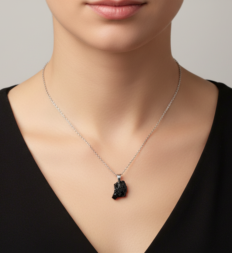 KUOLMi Black Necklace