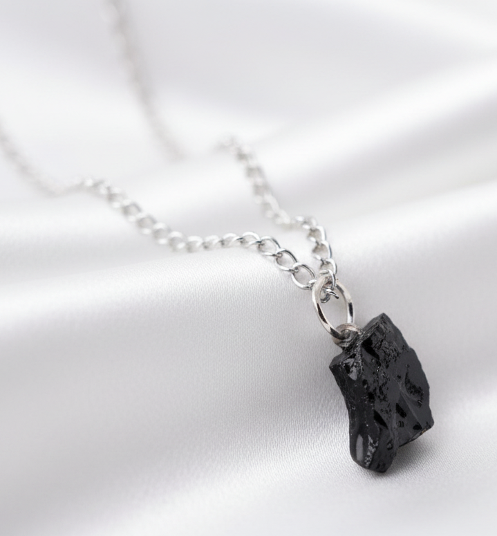 KUOLMi Black Necklace