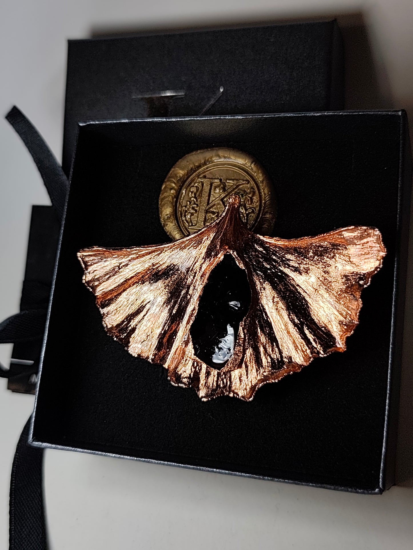 KUOLMi Pineapple brooch