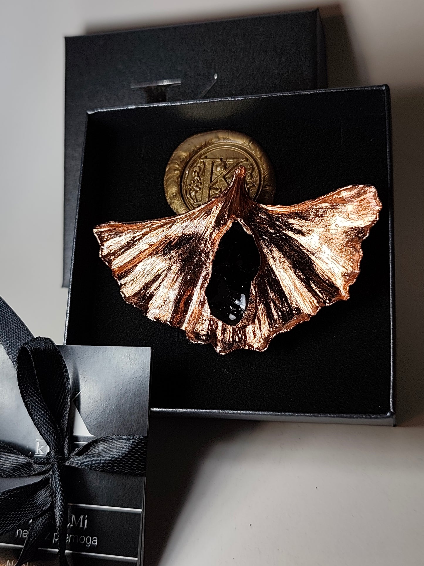 KUOLMi Pineapple brooch