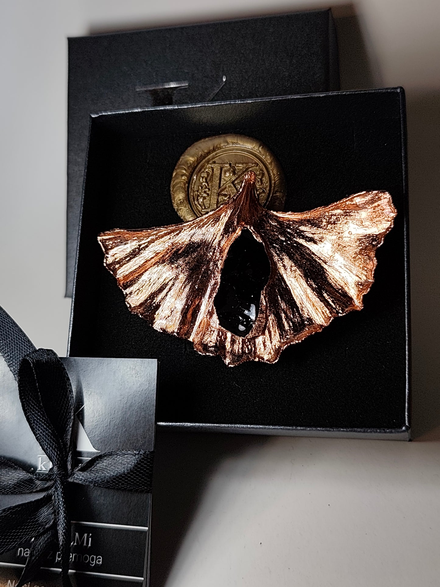 KUOLMi Pineapple brooch