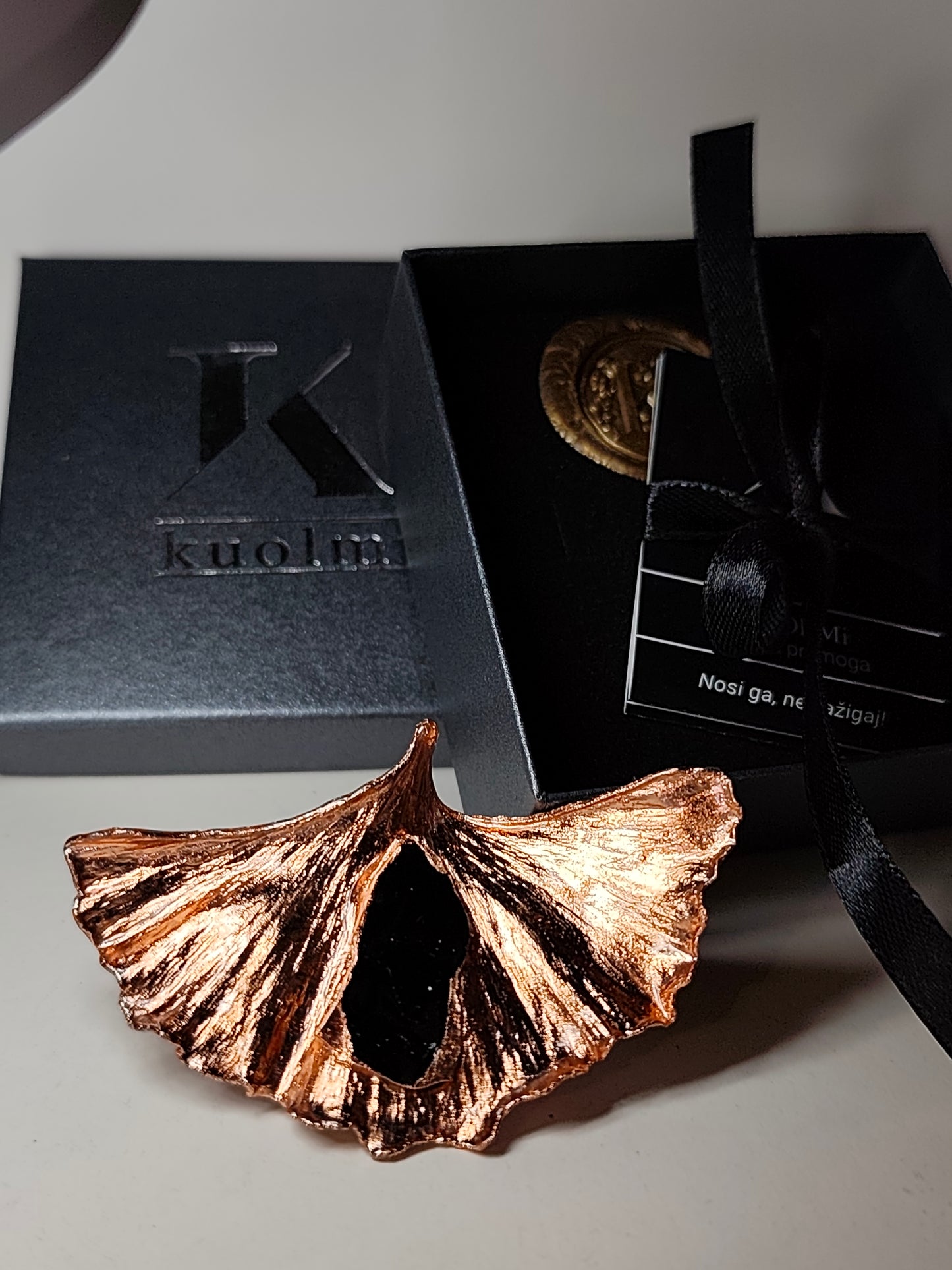 KUOLMi Pineapple brooch