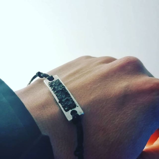 Perfect gift for every man. Packed in gift packaging, a description of the coal from which the bracelet is made, is added as a gift.