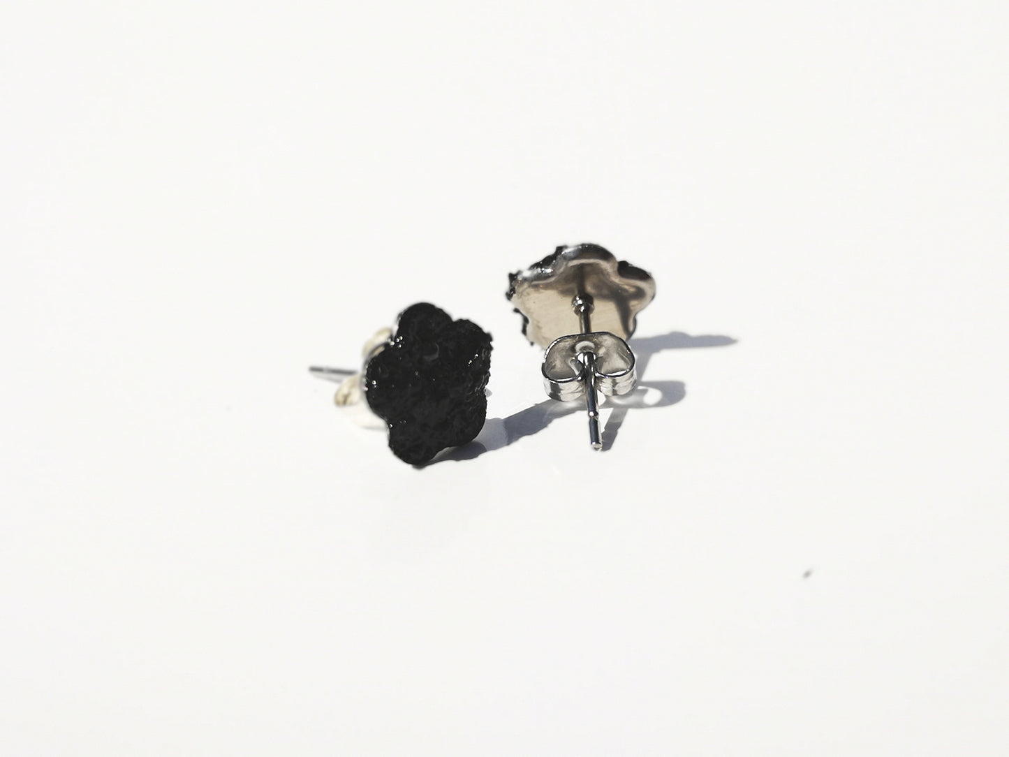 Simple and sweet small earrings Flower are perfect for spring days. Made of stainless Steel and coal. Perfect gift for girls and ladies. Handmade coal jewelry Marjeta Hribar. Kuolmi.com