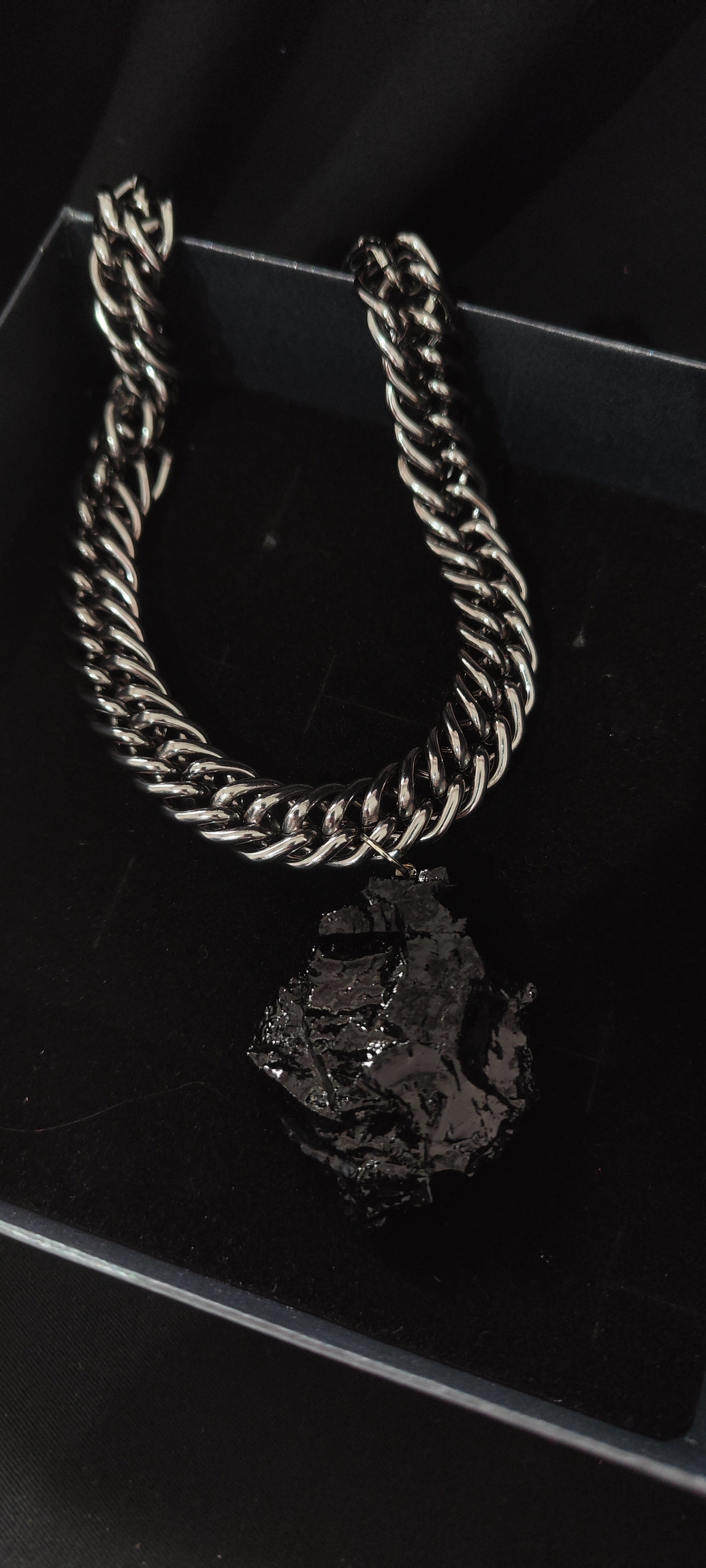 nakit KUOLMi, premog, ogrlica ona, nakit iz premoga, veriga